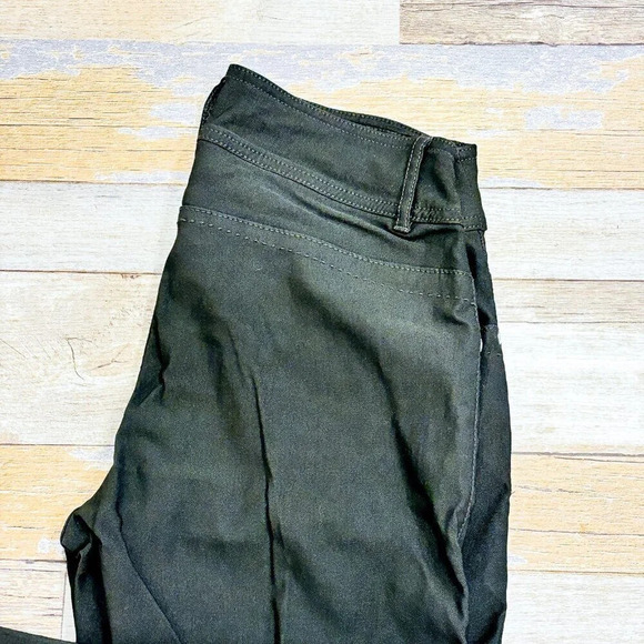 SAN FRANCISCO – Khaki green capri pants | Stretch summer essential * - Picture 2 of 8
